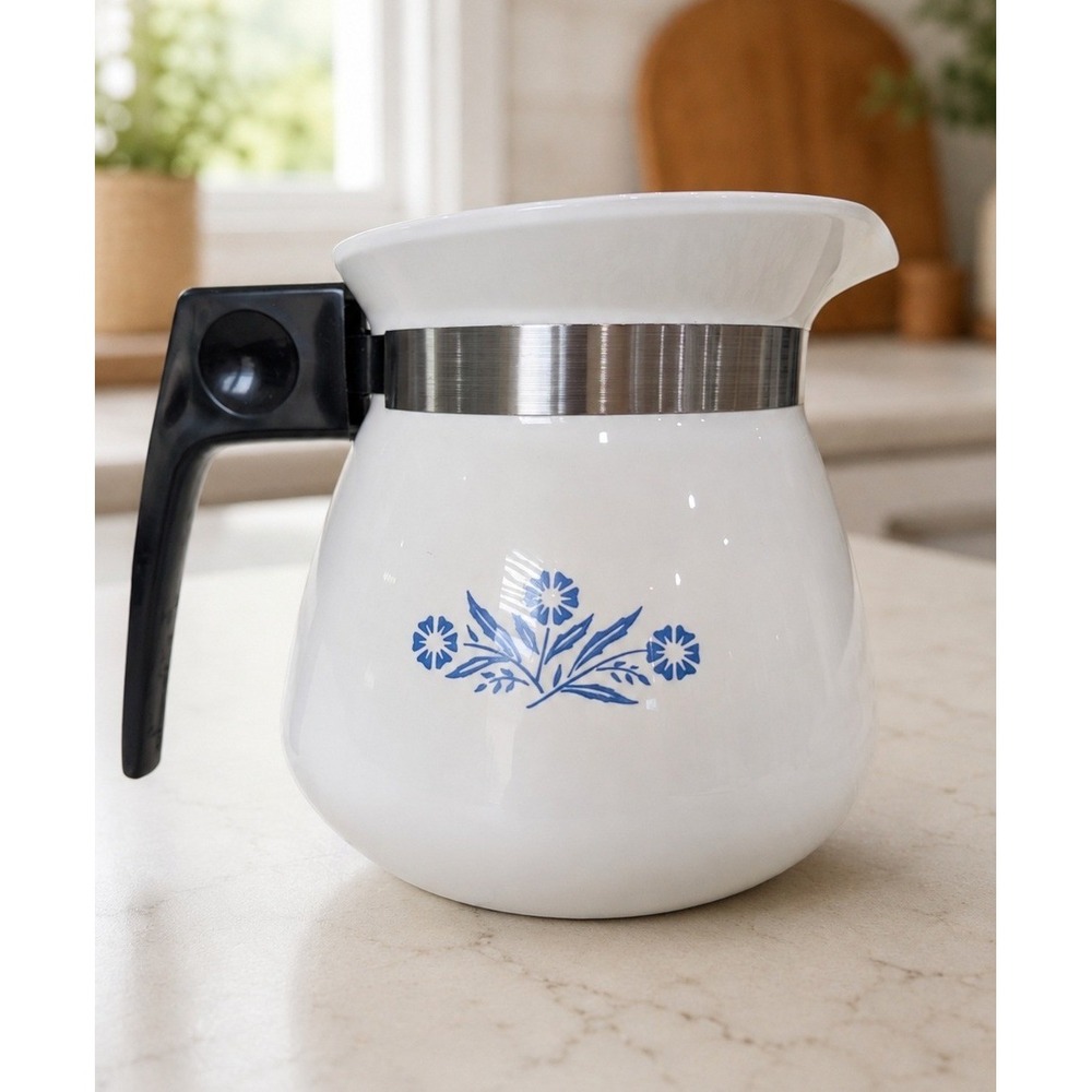 Vintage Teapot Kettle 8 Cup White Blue Cornflower Corning Ware P-105